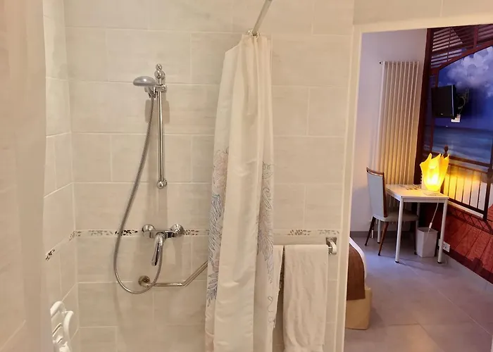 Le Clos D'alesia 3* פריז