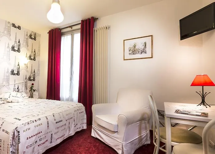 Le Clos D'alesia מלון 3*