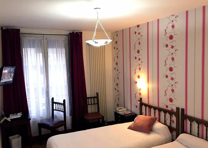 Le Clos D'alesia מלון