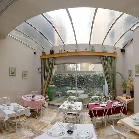 Le Clos D'alesia Szálloda 3*