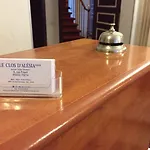 Le Clos D'alesia Hotel